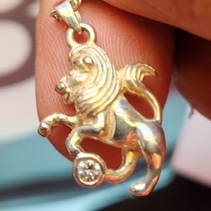 925 Solid Silver Leo with cubic zirconia gem pendant and 16-in necklace